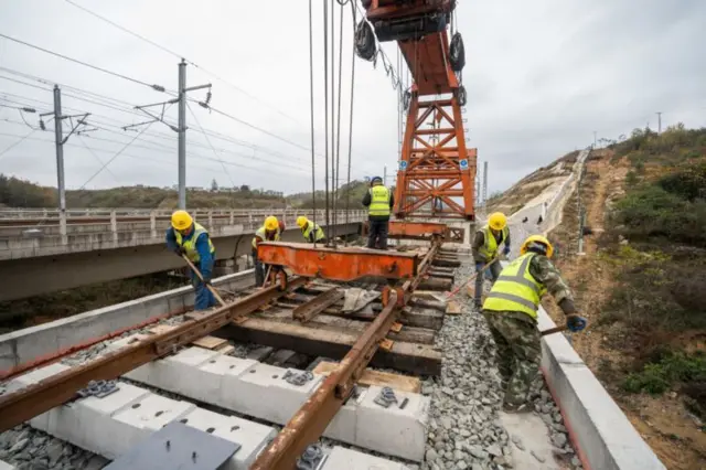 Кытай менен постсоветтик өлкөлөрдө темир жолдун жазылыгы ар башка