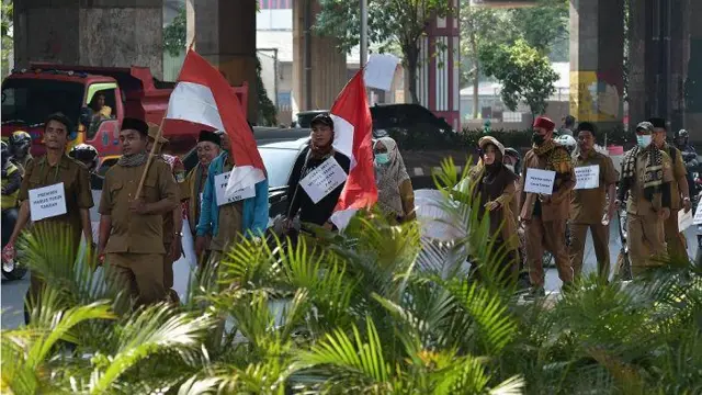 Aksi yang diikuti 40 guru Honorer yang tergabung dalam Forum Komunikasi Guru Honor Pendidikan Agama Islam (FKGHPAI) selama tiga hari tersebut untuk melaporkan dugaan maladministrasi di lingkungan Dinas Pendidikan Kabupaten Bekasi dengan tidak mengusulkan formasi Pegawai Pemerintah dengan Perjanjjian Kerja (PPPK) untuk pendidik mata pelajaran agama Islam. sejak tahun 2021.