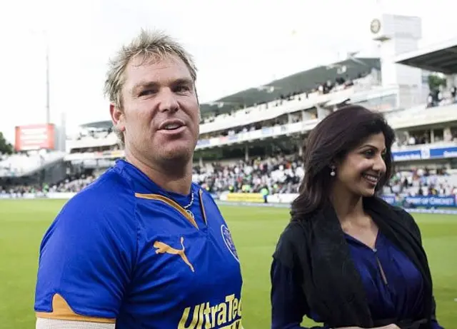 شین وارن راجستھان رائلز کی مالکان میں سے ایک اداکارہ شلپا شیٹی کے ساتھ