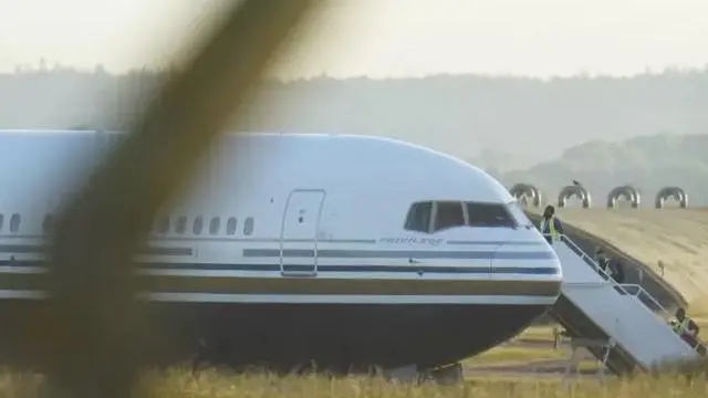 پرواز اول پناهجویان با حکم دادگاه متوقف شد.