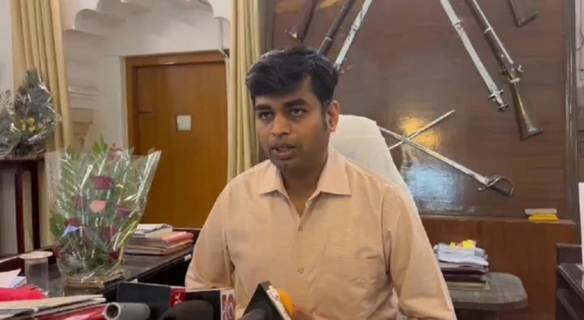 अलवर ज़िला कलेक्टर शिवप्रसाद नकाते