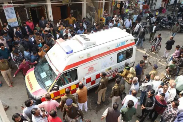 కలుషిత నీరు, ఆస్పత్రి, రోగులు,అంబులెన్స్‌