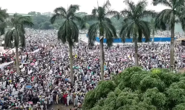 দেশের বিভিন্ন জেলা থেকে জামায়াতের নেতকর্মীরা অংশ নেন সমাবেশে