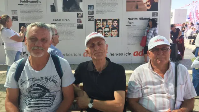 Adalet Kurultayı'nda amcalar