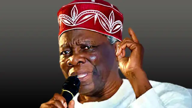 Ọjọgbọn Banji Akintoye nibi eto ilu kan