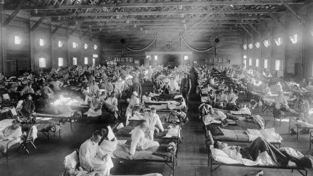 Hospital de campanha da época da gripe espanhola