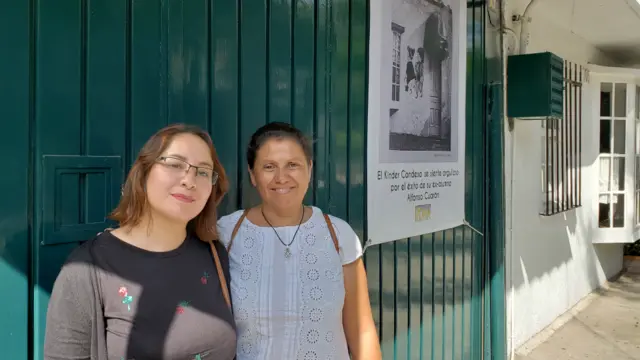 Amparo y Alondra visitan la escuela Kinder Condesa.
