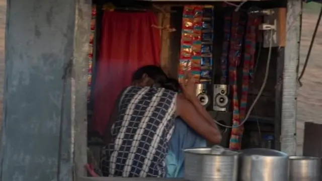 Kwa siku wasichana wasichana hao hukutana na kati ya awanaume wanne hadi watano