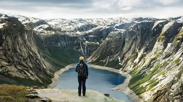 डब्ल्यूपीएस इंडेक्समध्ये हा देश 2017 पासून टॉप 3 मध्ये आहे.