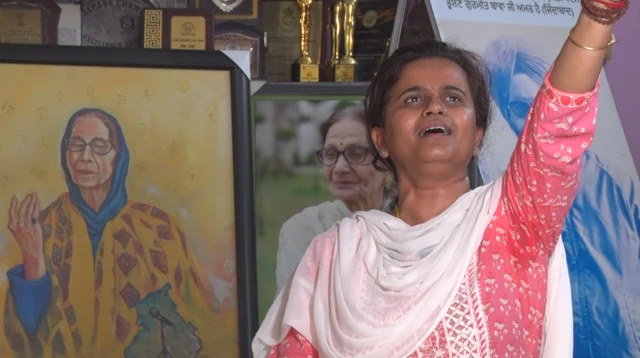 ਗੁਰਮੀਤ ਬਾਵਾ ਦੀ ਧੀ ਗਲੋਰੀ ਬਾਵਾ