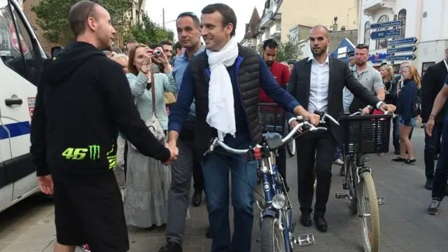 இளவயது அதிபர். பிரான்சின் இம்மானுவல் மக்ரோங்.