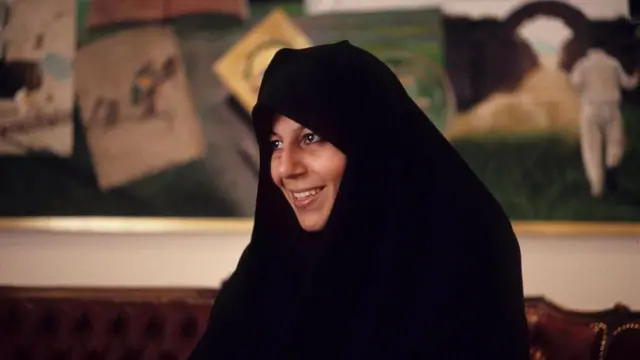 فائزه هاشمی در سال ۱۳۷۸