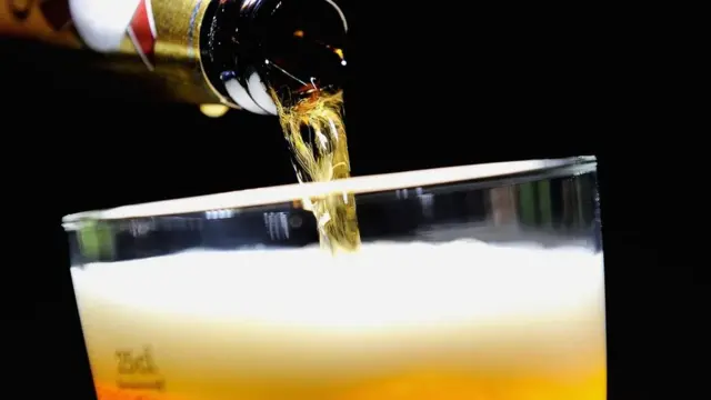 Les abstinents courent-ils plus de risques que les personnes qui consomment une ou deux boissons alcoolisées ?