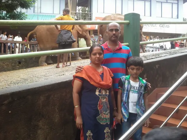 గుకేశ్ తండ్రి రజనీకాంత్, తల్లి పద్మకుమారి