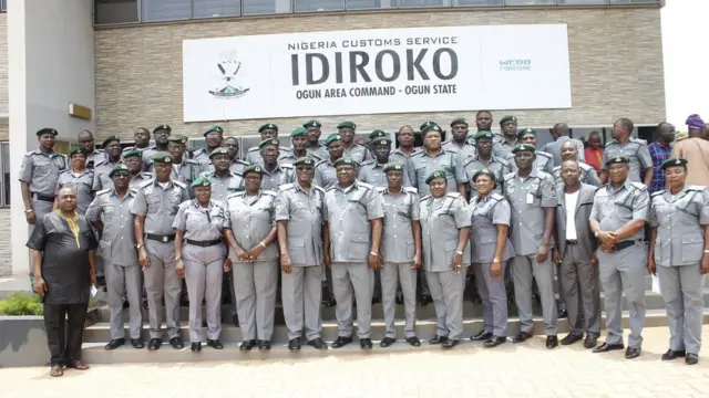 Aworan oṣiṣẹ ileeṣẹ aṣọbode