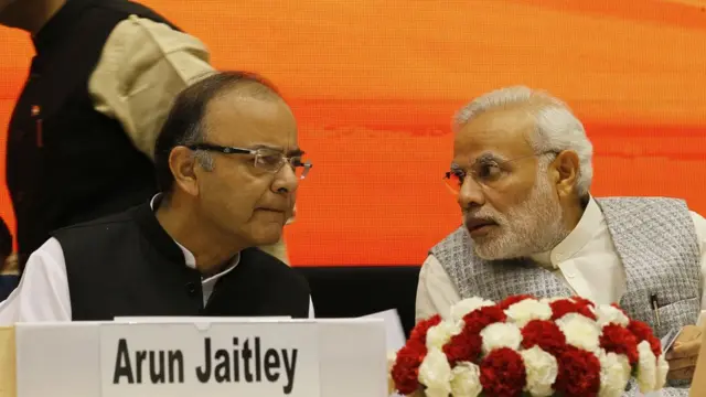 नरेंद्र मोदी, अरुण जेटली