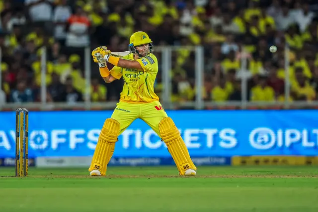 தன் முதல் ஐபிஎல் சீசனில் 32.78 என்ற சராசரியில் 295 ரன்கள் எடுத்தார் கார்த்திக் ஷர்மா