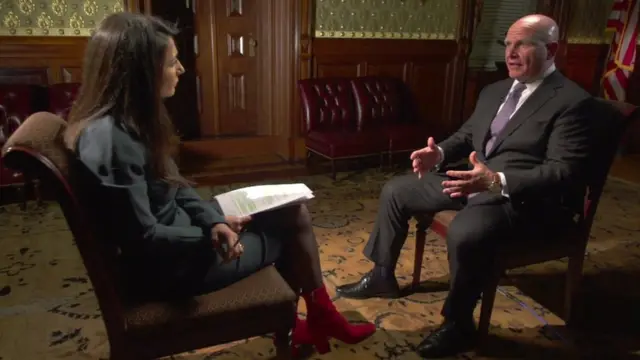 Макмастер на интервью