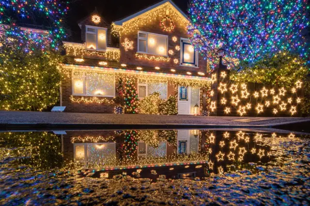 أضواء عيد الميلاد