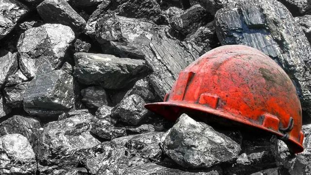 நிஜ கே.ஜி.எஃப் கதை: வைர சுரங்கங்களில் ஆப்ரிக்கர்கள் சுரண்டப்படுகிறார்களா?