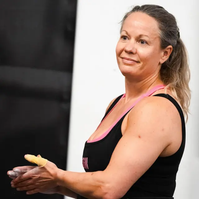 Ali Watson en el gimnasio
