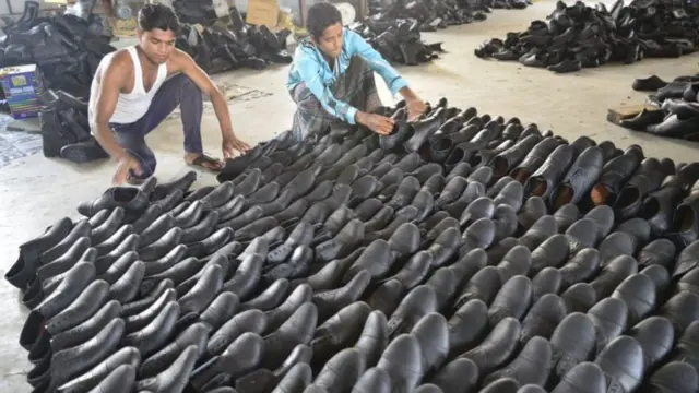 দেশি চামড়ার জুতো