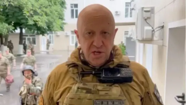 Yevgeny Prigozhin, líder do Grupo Wagner, usando roupa militar