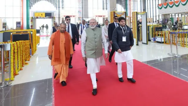 नरेंद्र मोदी