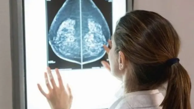 Mobil telefonda olingan jinsiy aloqa video Porno kutubxonasida yapon ayollari