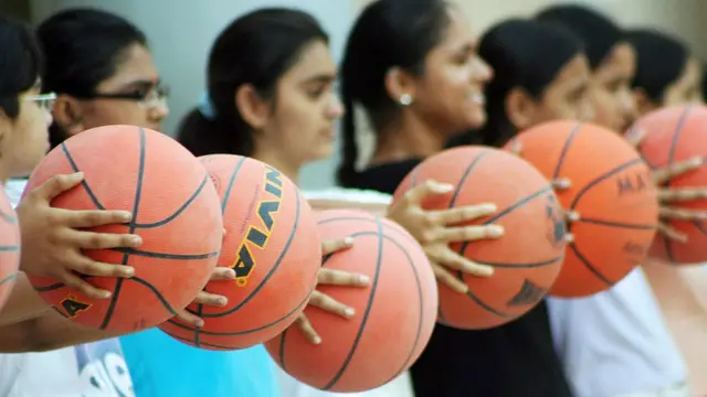 விளையாட்டில் பெண்கள் நிலை:பிபிசி ஆய்வு சொல்லும் 8 விஷயங்கள்