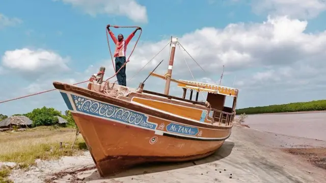 కిపినీ ప్రజలకు చేపల వేటే జీవనాధారం