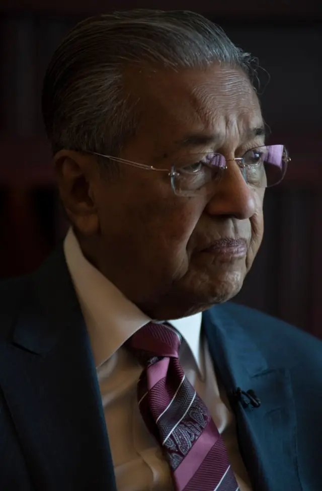 பிரதமர் மகாதீர்