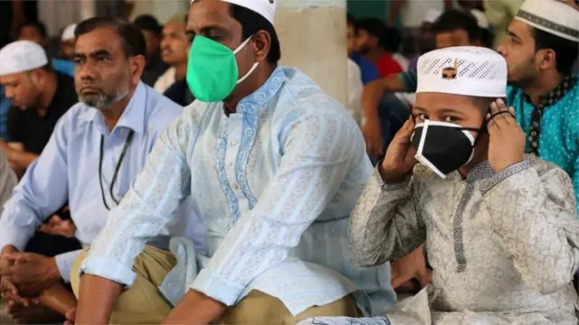 অবশ্যই মাস্ক পরে মসজিদে আসতে হবে