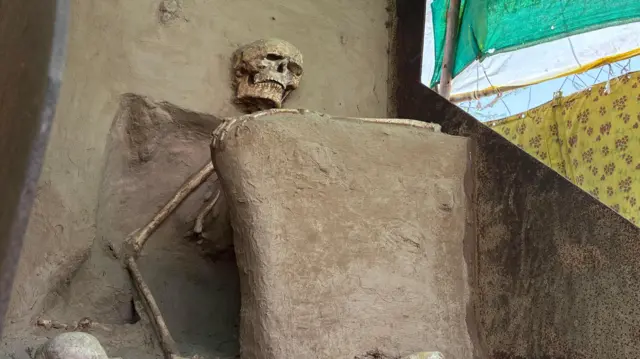 ગુજરાત, વડનગર, મહેસાણા, માનવ કંકાલ, પુરાતન વિભાગ, જૂની સંસ્કૃતિ, બીબીસી ગુજરાતી, ઐતિહાસિક નગરી