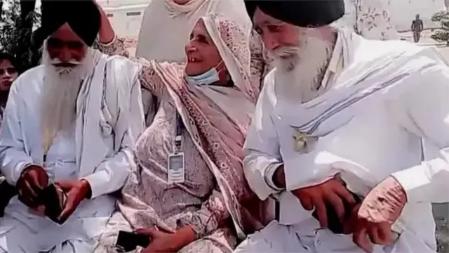 ભાઈ બહેનોની તસવીર