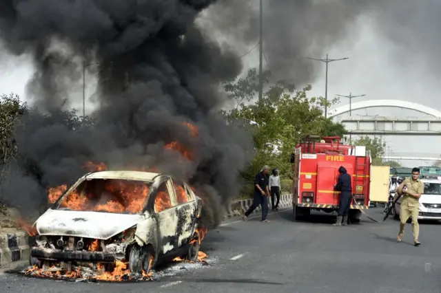 2022માં દિલ્હીના બુરાડીમાં કારમાં આગ લાગી હતી (ફાઇલ ફોટો)