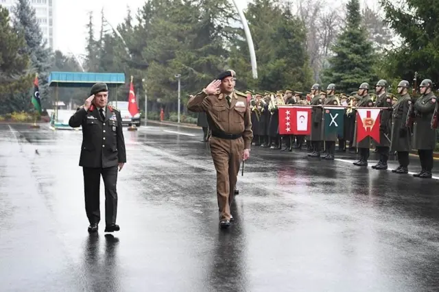 Libya Genelkurmay Başkanı Orgeneral Muhammed Ali Ahmed Al Haddad, Ankara'da Genelkurmay Başkan Selçuk Bayraktaroğlu tarafından törenle karşılanmıştı