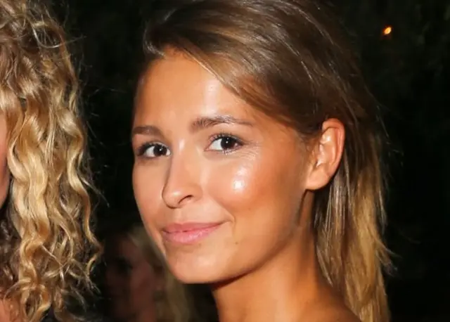 Marisa Papen dikecam karena foto-fotonya yang menggoda.