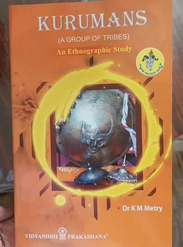 डॉ. के.एम. मैत्री लिखित कुरुमन्स या पुस्तकात रावणाची पूजा करणाऱ्या समुहाची माहिती देण्यात आली आहे.