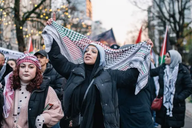 Egri yalangoch rus ayollarining fotosuratlari Porno unga kop marta kirdi