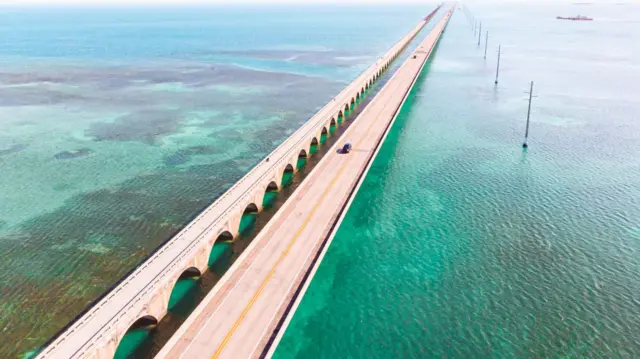 ఓవర్ సీస్ హైవే ఫోటో 