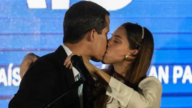 காதலால் கசிந்துருகி வாழ்ந்த காலங்கள் கடந்துவிட்டதா?