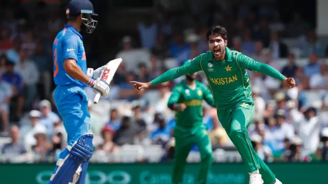 عامر اور ورات کوہلی