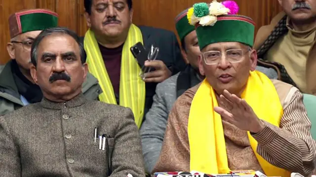 हिमाचल प्रदेश के मुख्यमंत्री सुखविंदर सिंह सुक्खू के साथ अभिषेक मनु सिंघवी