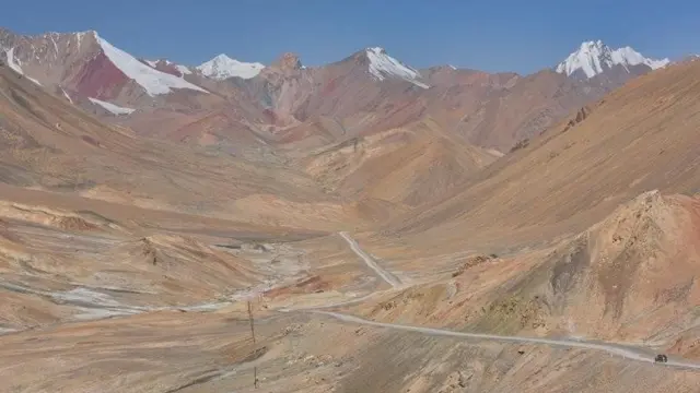 હાઇવેની તસવીર