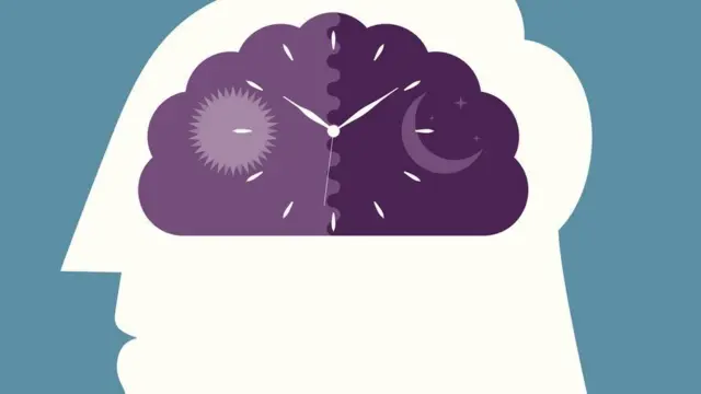 Ilustración de un reloj dentro de un cerebro.