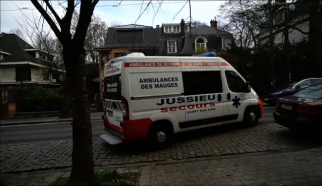 รถพยาบาล