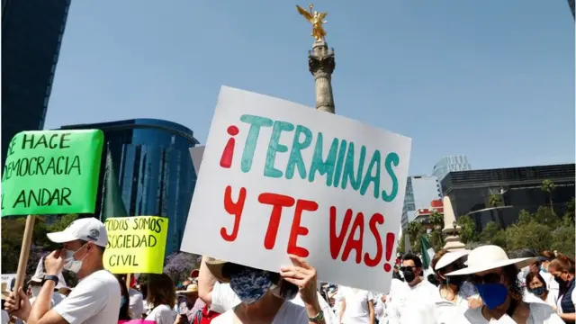 Protesta por la no participacion en la consulta
