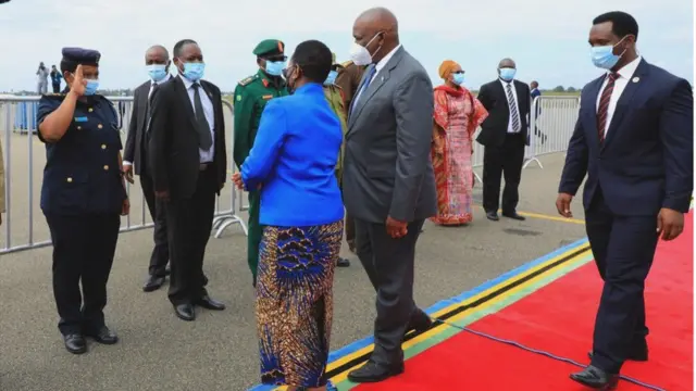Rais wa Botswana Mokgweetsi Masisi alipokaribishwa Tanzania
