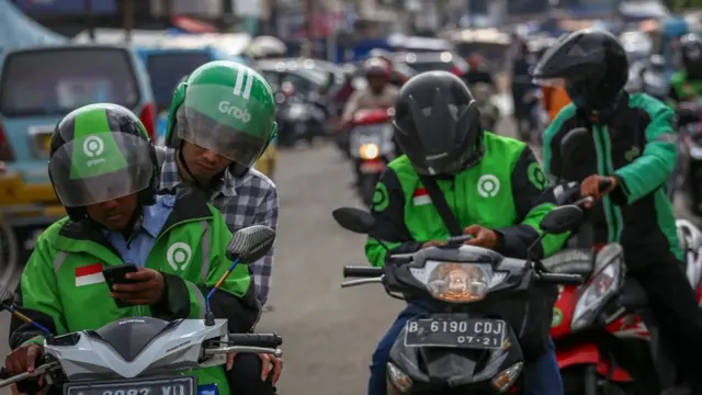 Pengendara ojek online